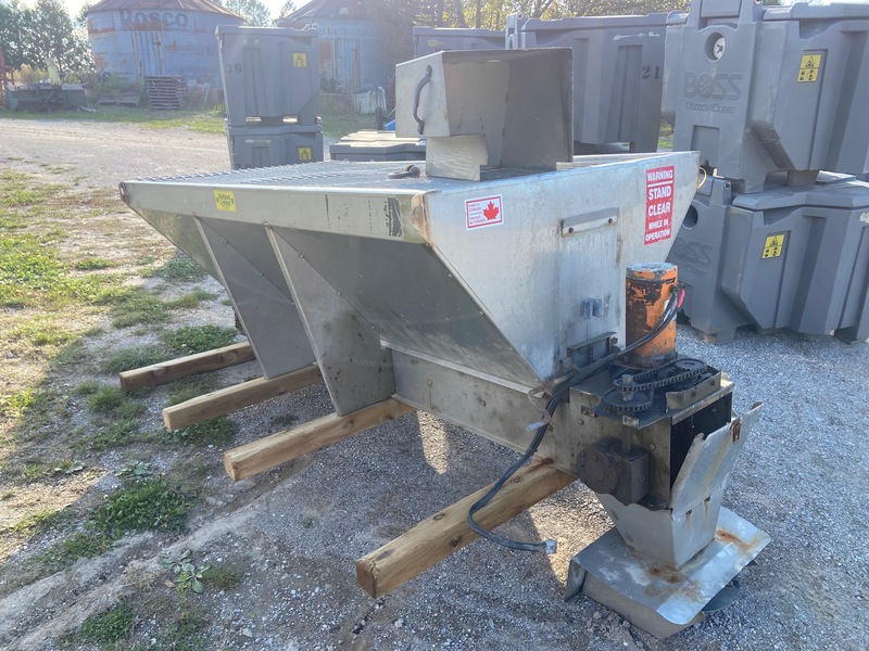 Chemical/Fertilizer Application  Arctic Salt Spreader Photo